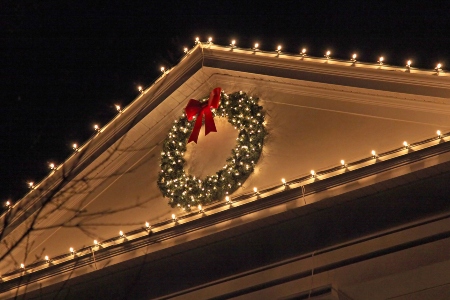 Brighten Up Your Holiday Season with Our Hassle-Free Light Installation Services